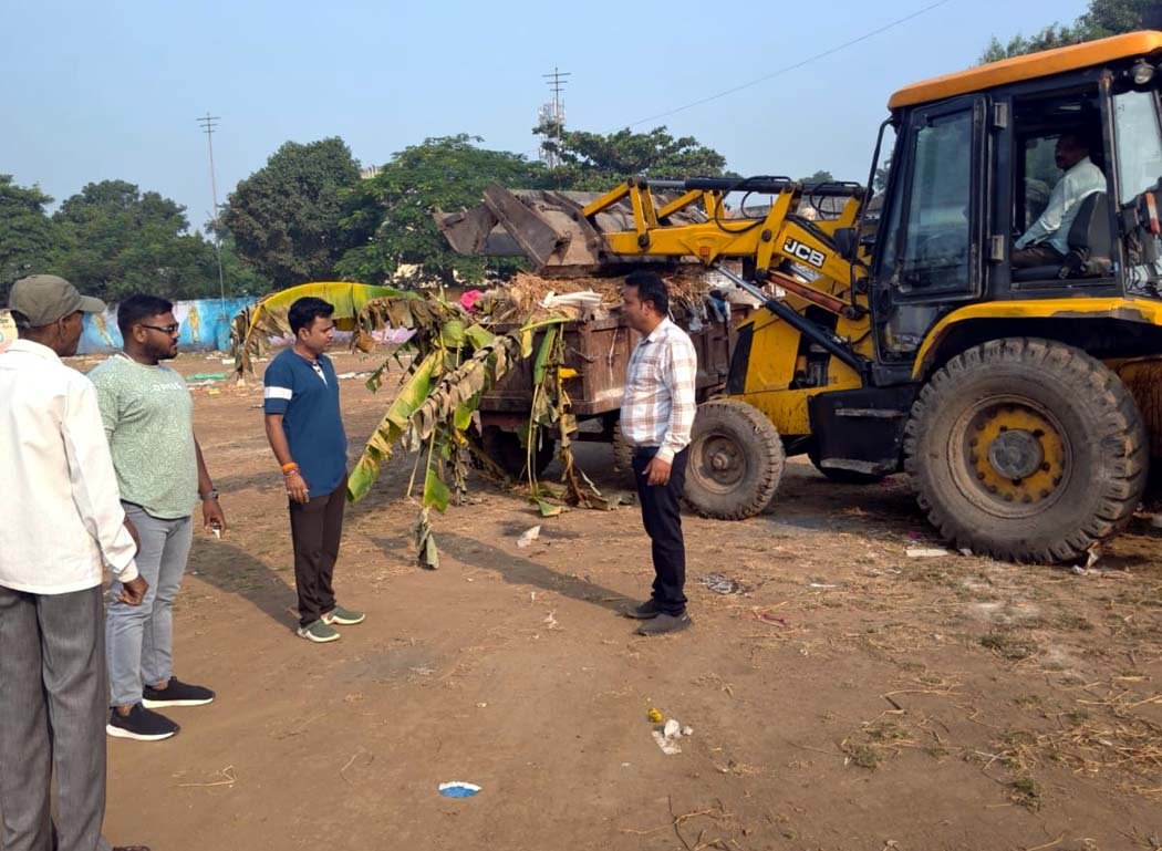 Gandhi Maidan cleaned after Diwali Bazaar, 8 trolleys of garbage removed, players can now play