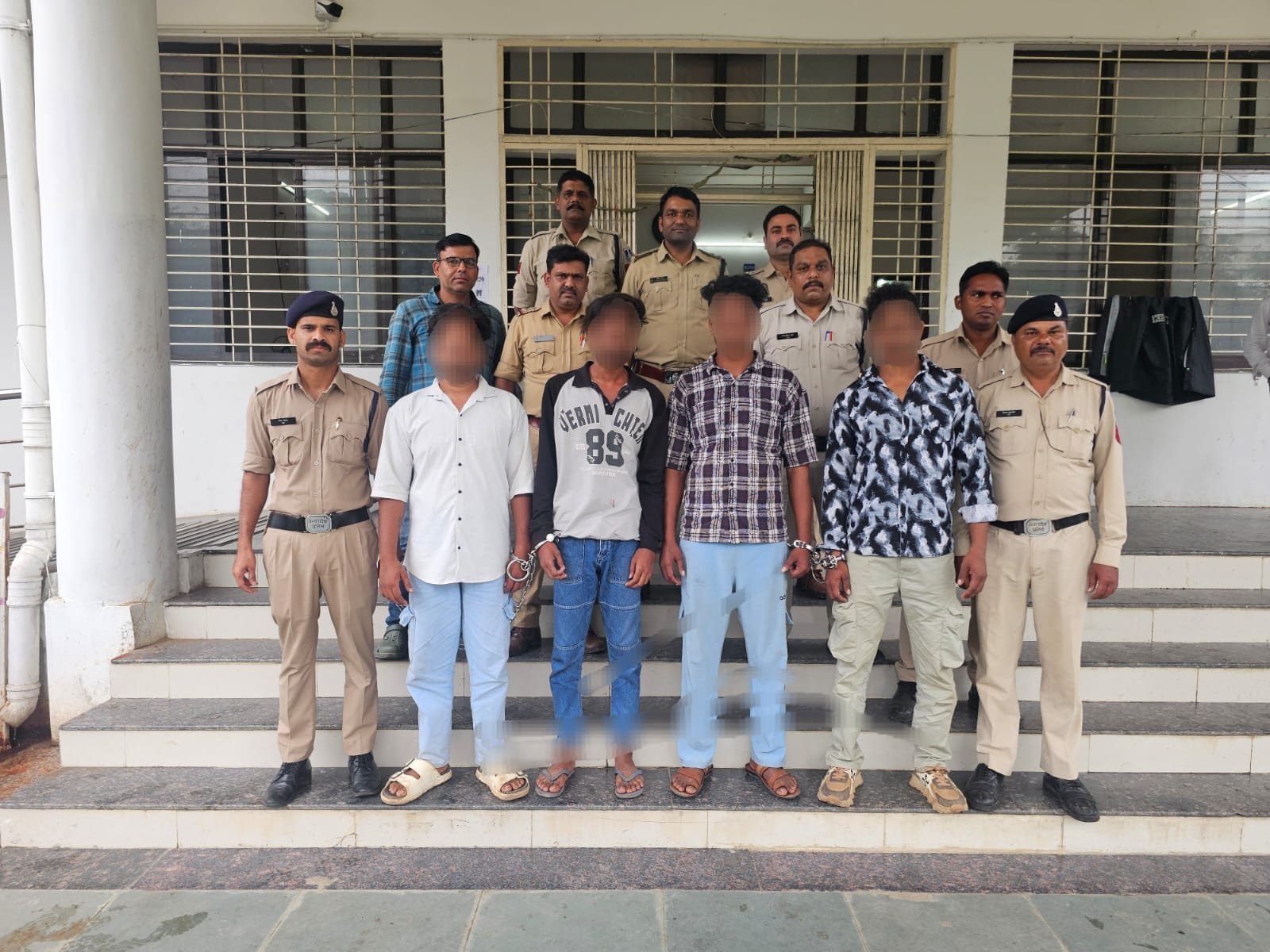 Kotwali police arrested the accused of obstruction and attempt to murder within a few hours.