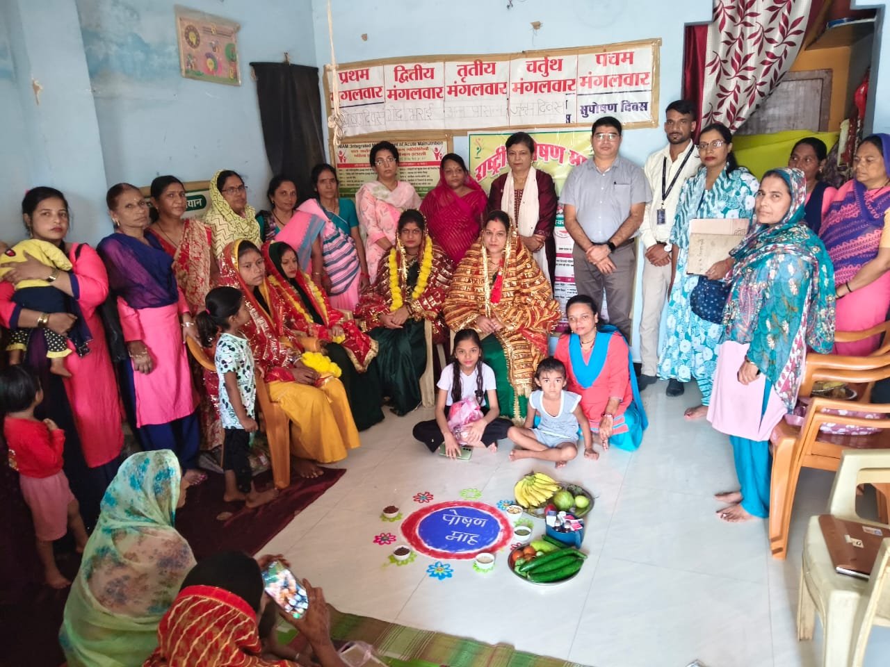 Promoting 'Vocal for Local', Divisional Joint Director inspected Anganwadi centres