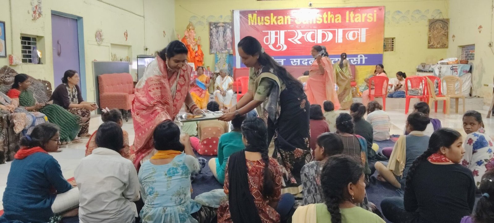 On Kojagiri (Sharad) Purnima, Drishti Nari Sangathan celebrated the festival with children at Muskan Sanstha.