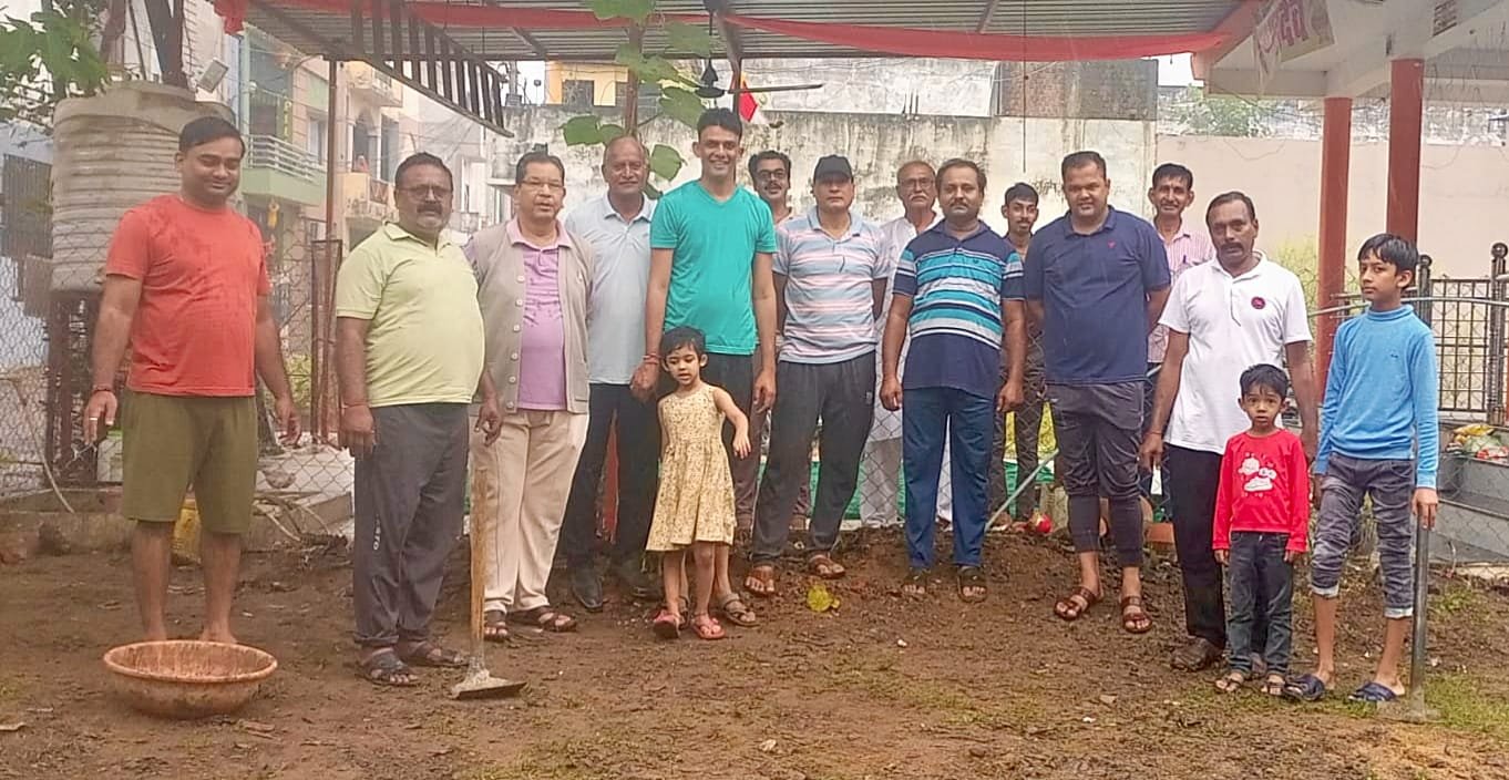 Deepawali get-together, tree plantation and Shramdaan were organised along with Mann Ki Baat in Nand Bihar Colony.