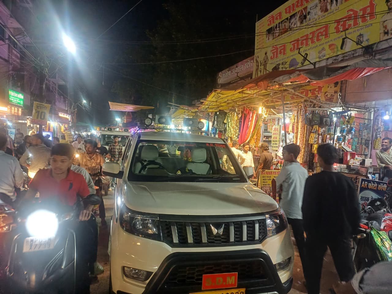 Major action: Illegally stored firecrackers seized from residential house, SDM leads investigation of firecracker sellers