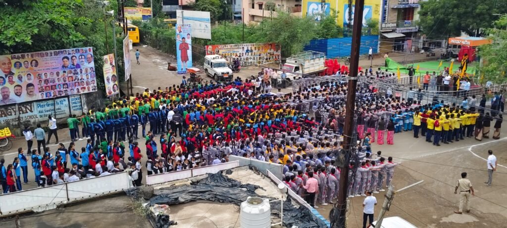 'रन फॉर यूनिटी' मैराथन, सरदार पटेल की प्रतिमा तक दौड़े बच्चे 3 Run For Unity