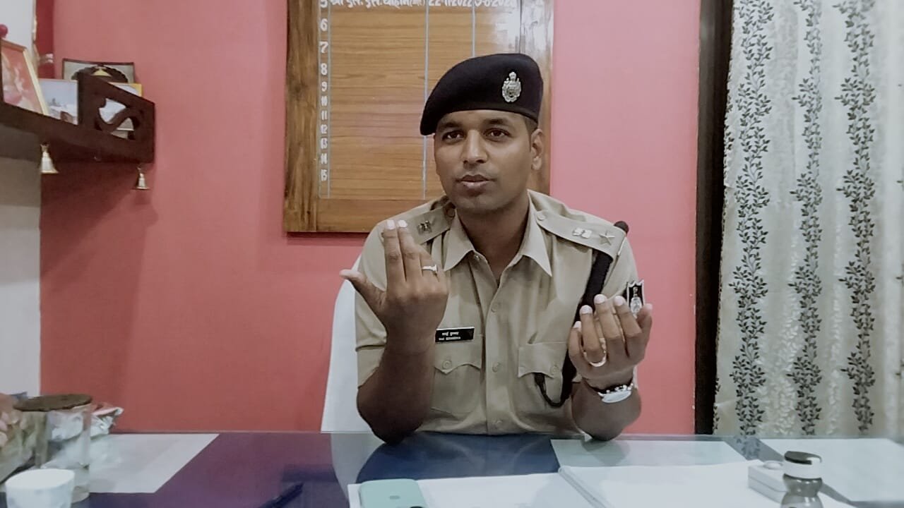 Superintendent of Police Saikrishna S. Thota inspected the Pathrota police station and said, "Only criminals should fear the police."