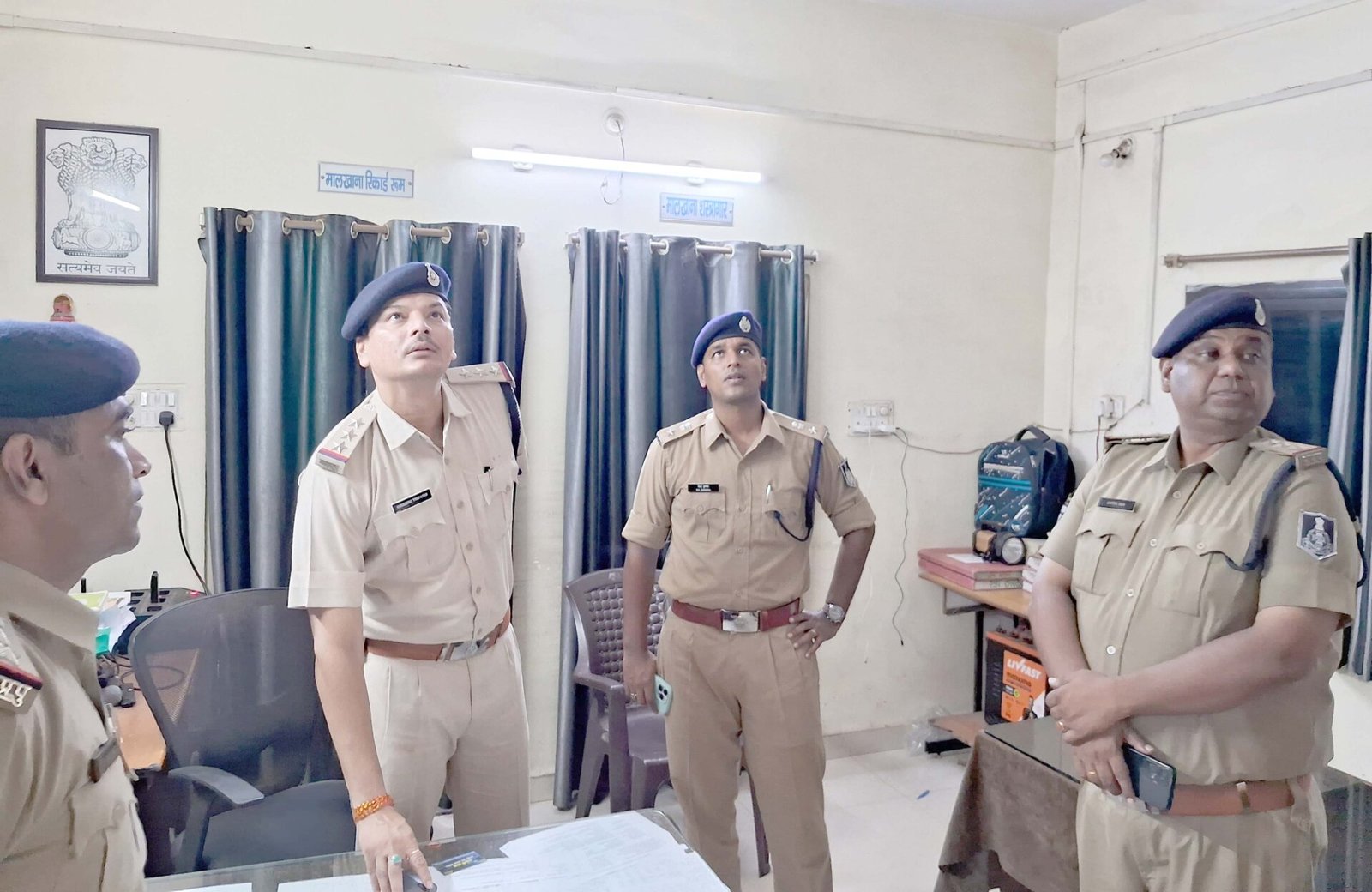 SP conducts surprise inspection of Mangalwara police station, reviews pending crimes