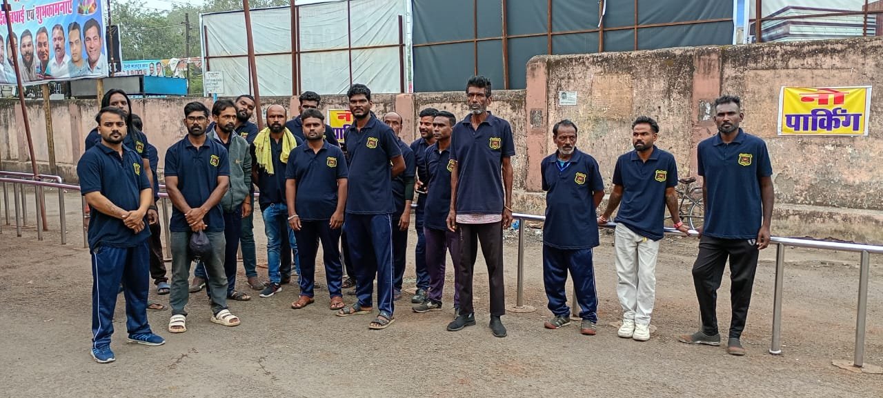 Railway station sanitation workers go on strike, allege 'extortion in the name of duty'