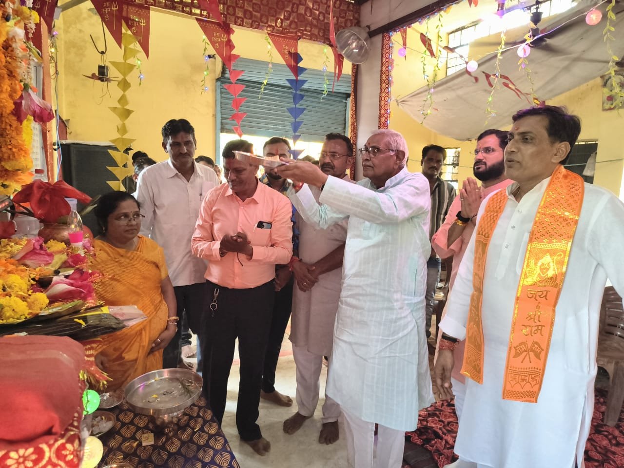 Worship of water plant on Dussehra festival, MLA and Municipal President performed puja