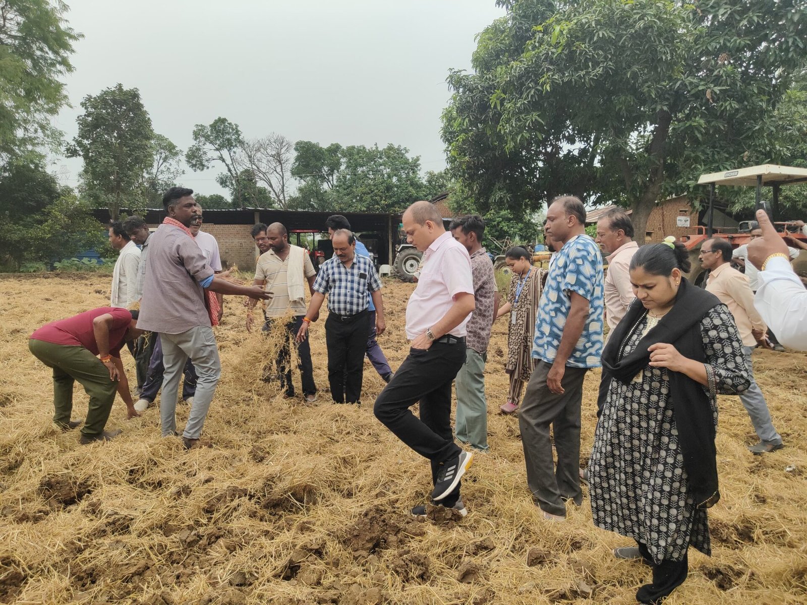 Demonstration of mulcher and super seeder machines in Somalwadakhurd and Chandon villages