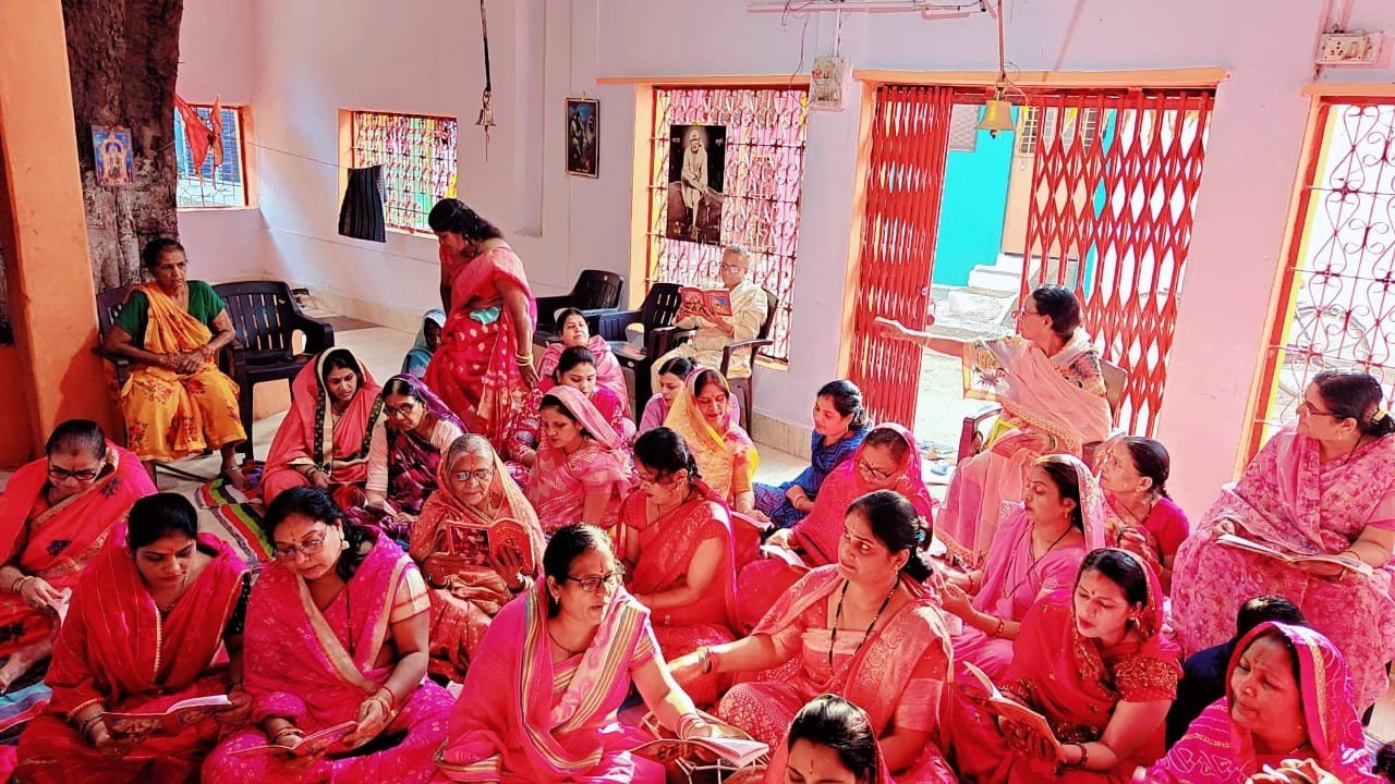 56 offerings and Sunderkand were organised at the Shankar temple in Surajganj, where women power concluded the month of Kartik.