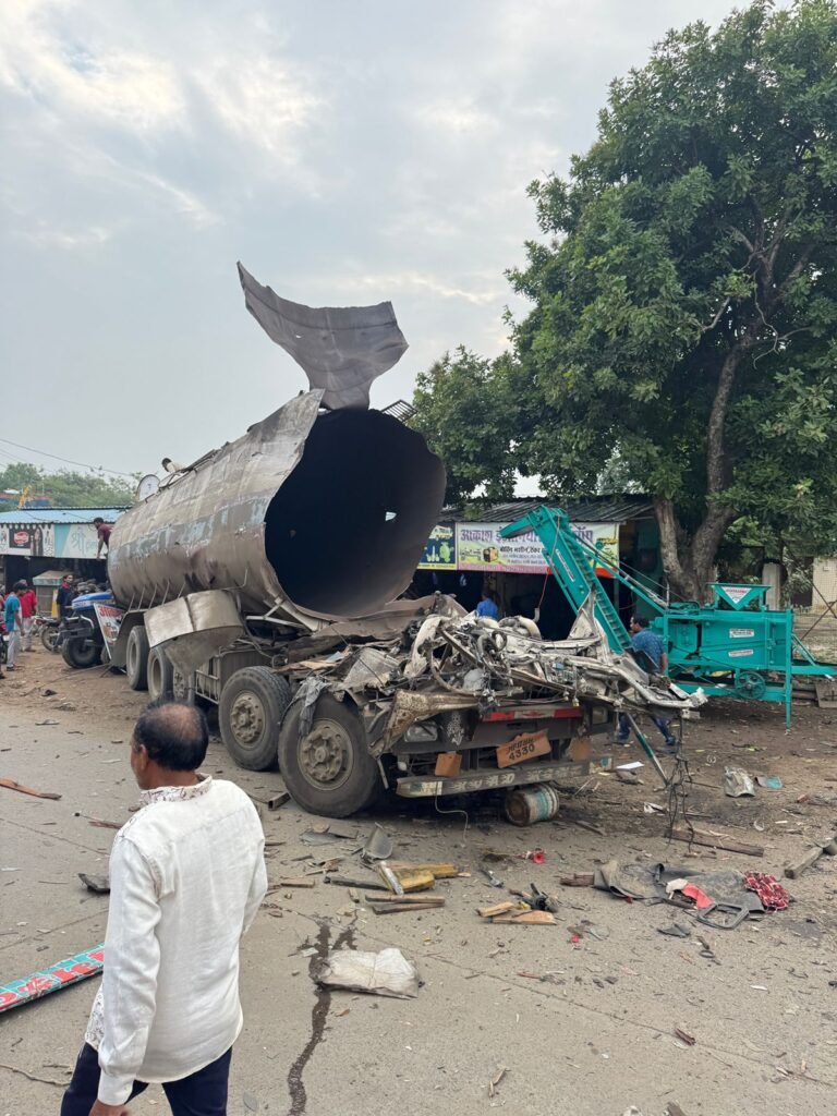 सनसनीखेज घटना : इटारसी में मुख्य मार्ग पर फटा खाली गैस टैंकर, जोरदार धमाके से 4 किमी तक दहला इलाका 3 Tankar 3