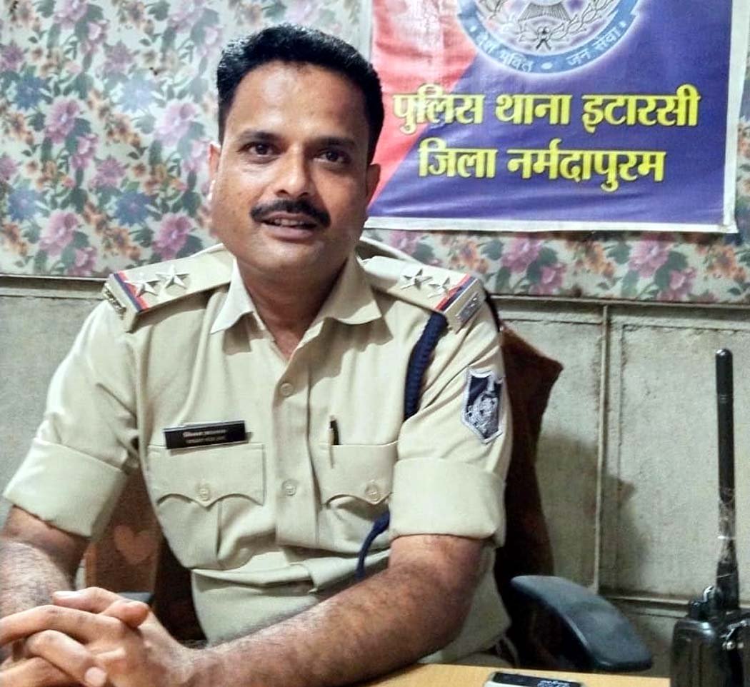 Subedar Vinay Adlak once again takes charge of the traffic post