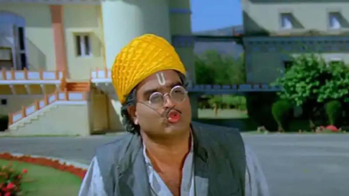 The Munshi who said "Thakur toh gayo!" in the movie "Karan Arjun" has made us laugh for 5 decades.
