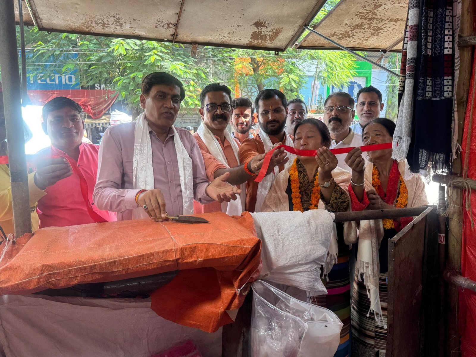 Tibetan community warm clothing market inaugurated