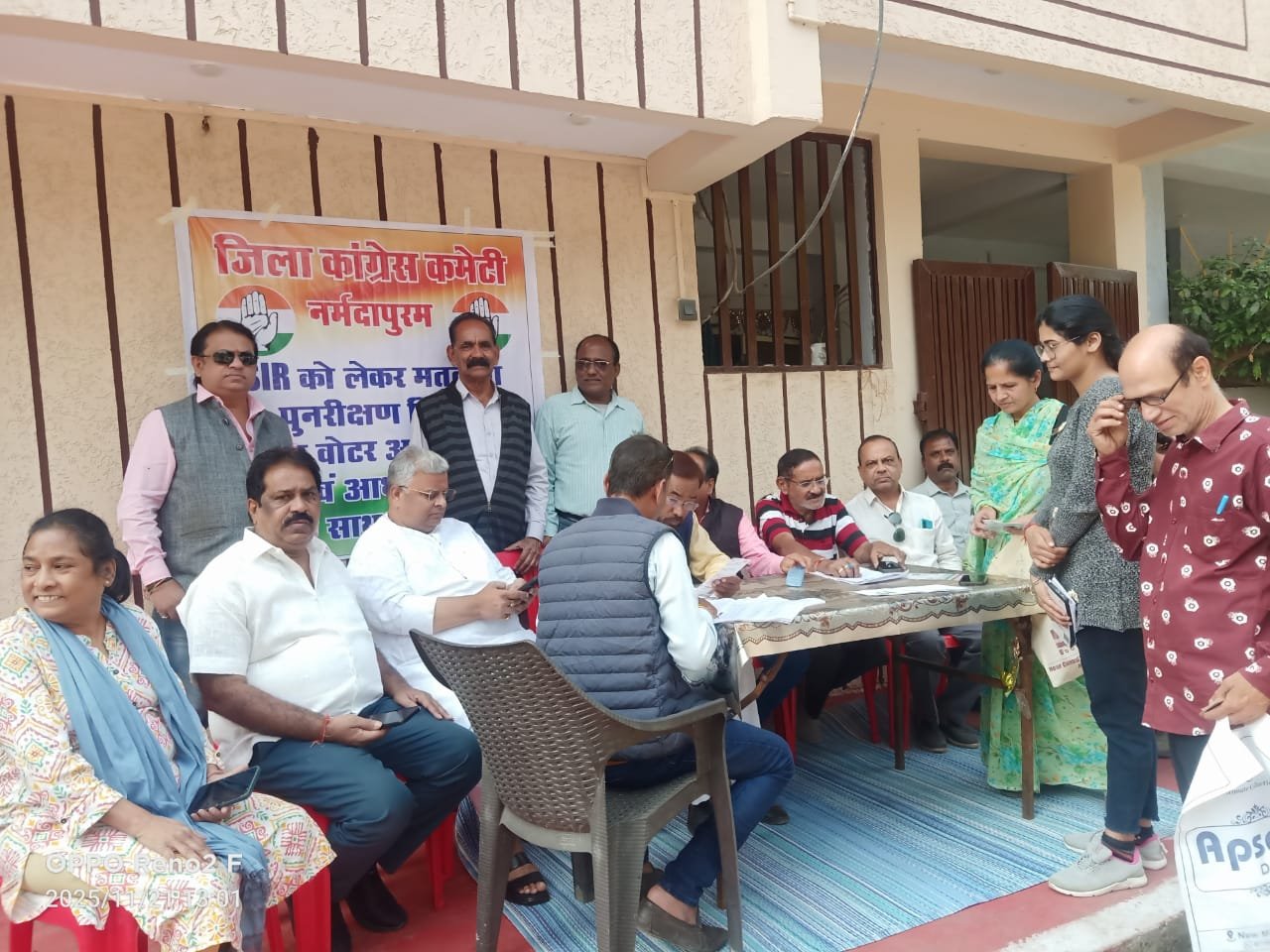 Congress organised voter support camp, discussed with SDM on problems arising in revision