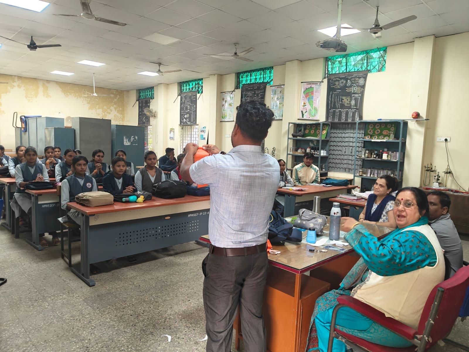MGM PG College provides employment-oriented training on 'Paper Art', emphasis on making students self-reliant