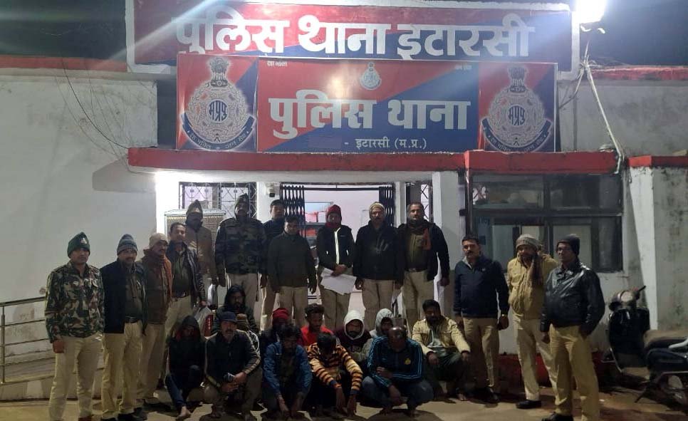 Itarsi police launched night patrolling campaign, 28 warrants arrested