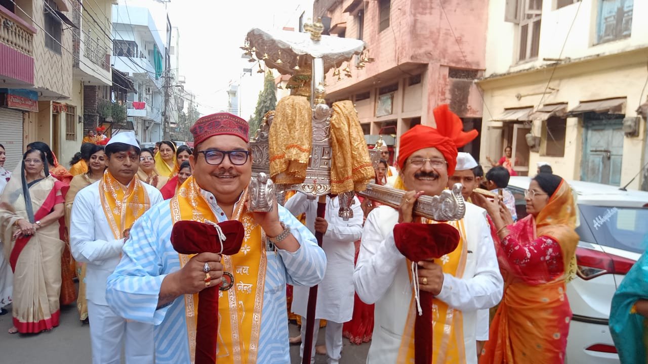 A three-day programme was organised in Itarsi on the occasion of 577th Taran Jayanti, and a palanquin procession was taken out.