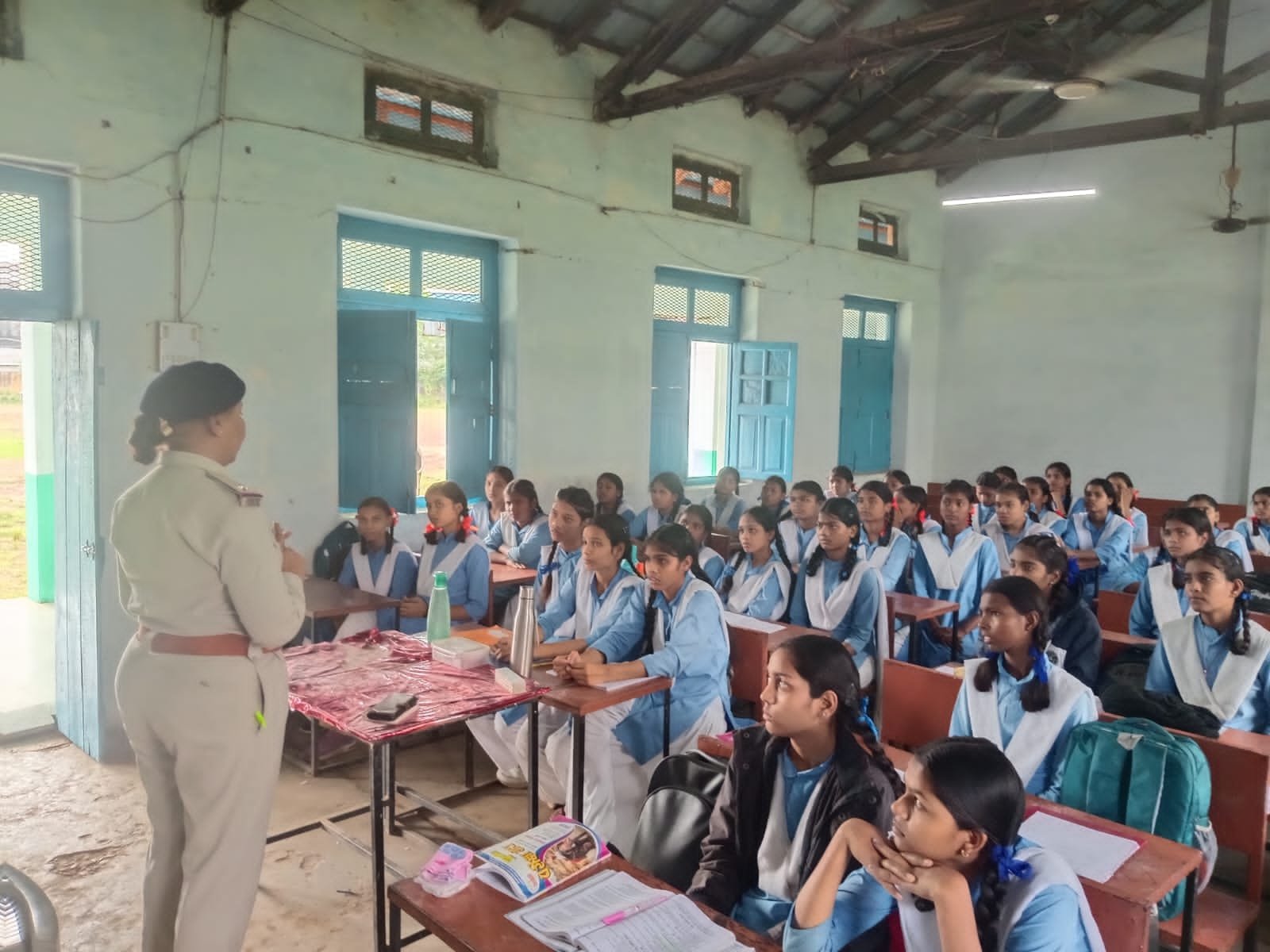 Under the 'Muskaan Abhiyaan', the police provided important information about good touch and bad touch in schools.