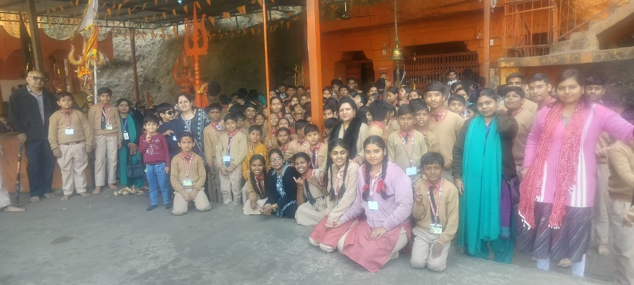 Children of Anand Public School celebrated picnic in the valleys of Tilak Sindoor.