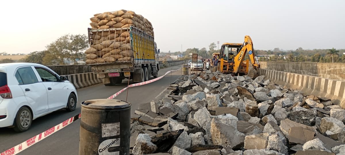 Protest tomorrow for the railway bridge in front of The Park Resort