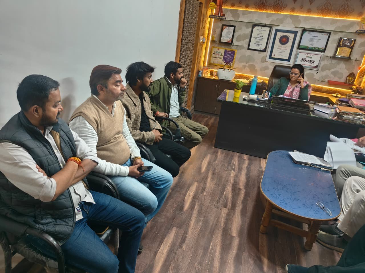 Dissatisfied with the plight of Itarsi Lake, Congress leaders met the CMO.