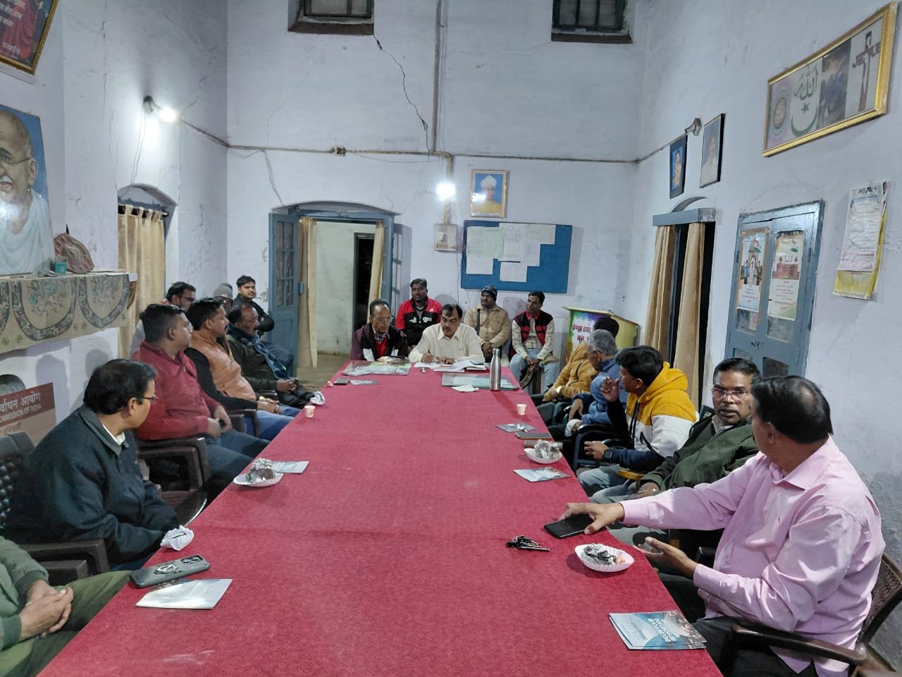 क्रिसमस पूर्व "एक शाम प्रभु के नाम" कार्यक्रम की रूपरेखा तैयार 1 IMG 20251206 WA0898