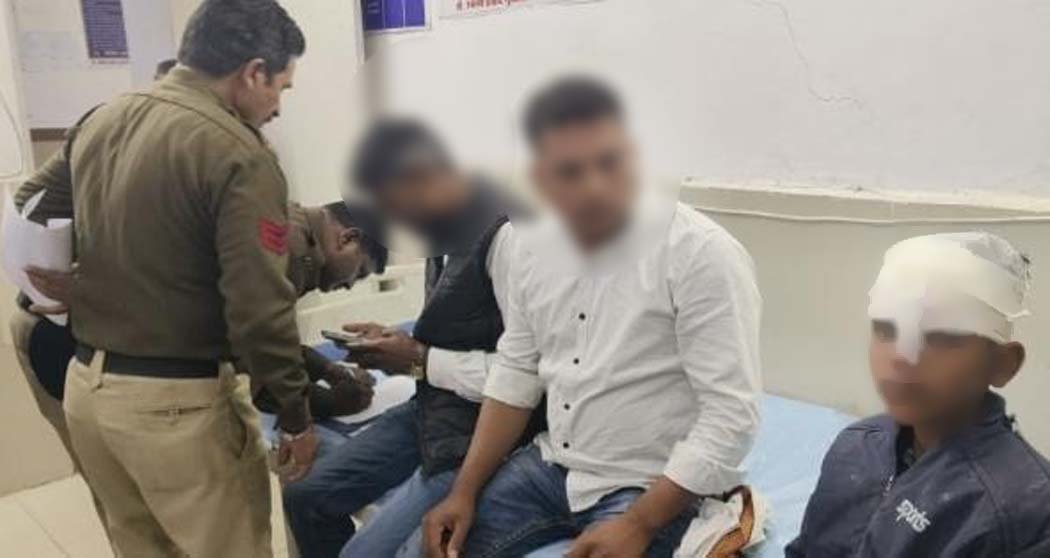 A sensational kidnapping incident in Jamundol! A 13-year-old schoolboy saved his life by jumping from a moving train.