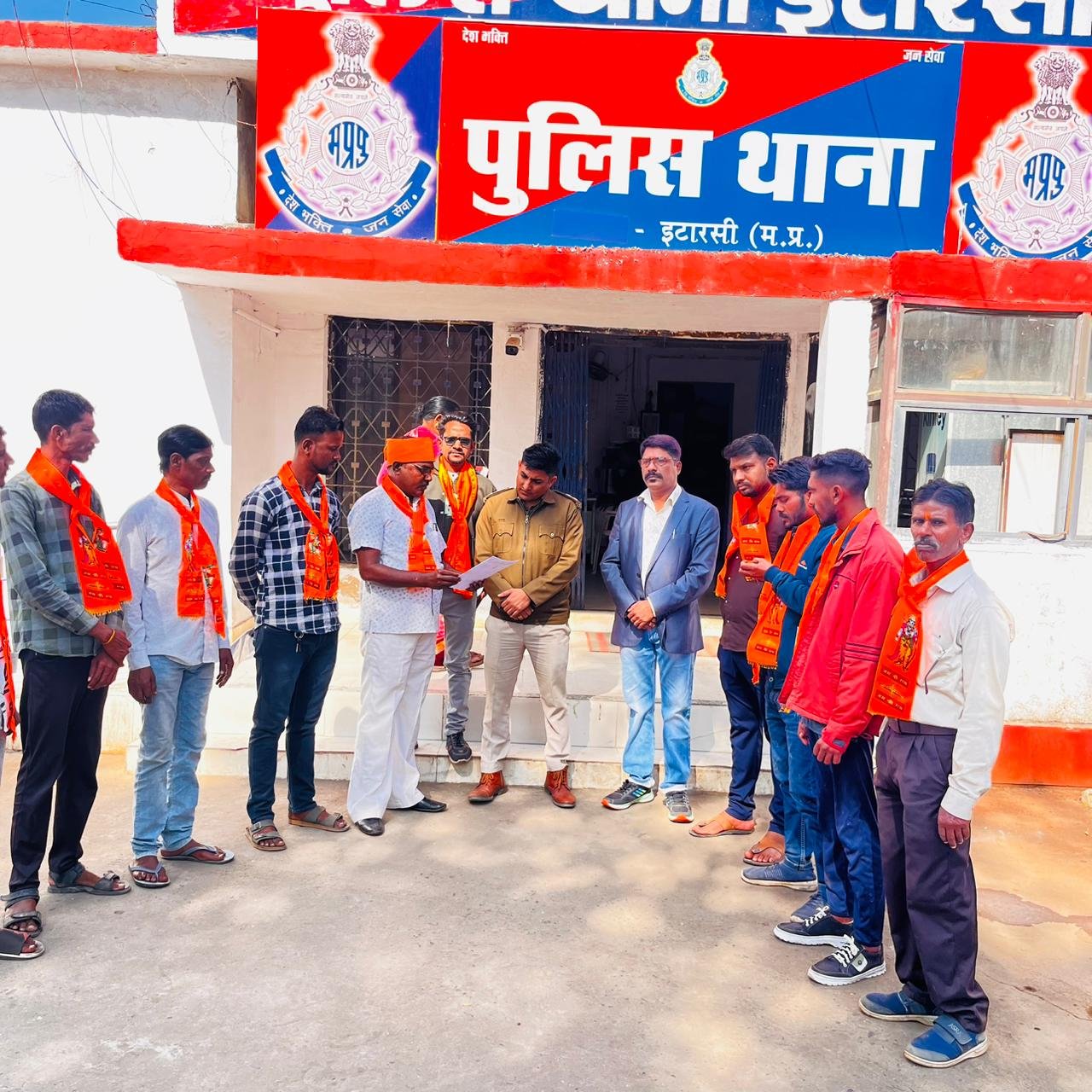 Hindu Mahashakti Sangha furious over Hindu children being made Santa Claus in schools, threatens agitation