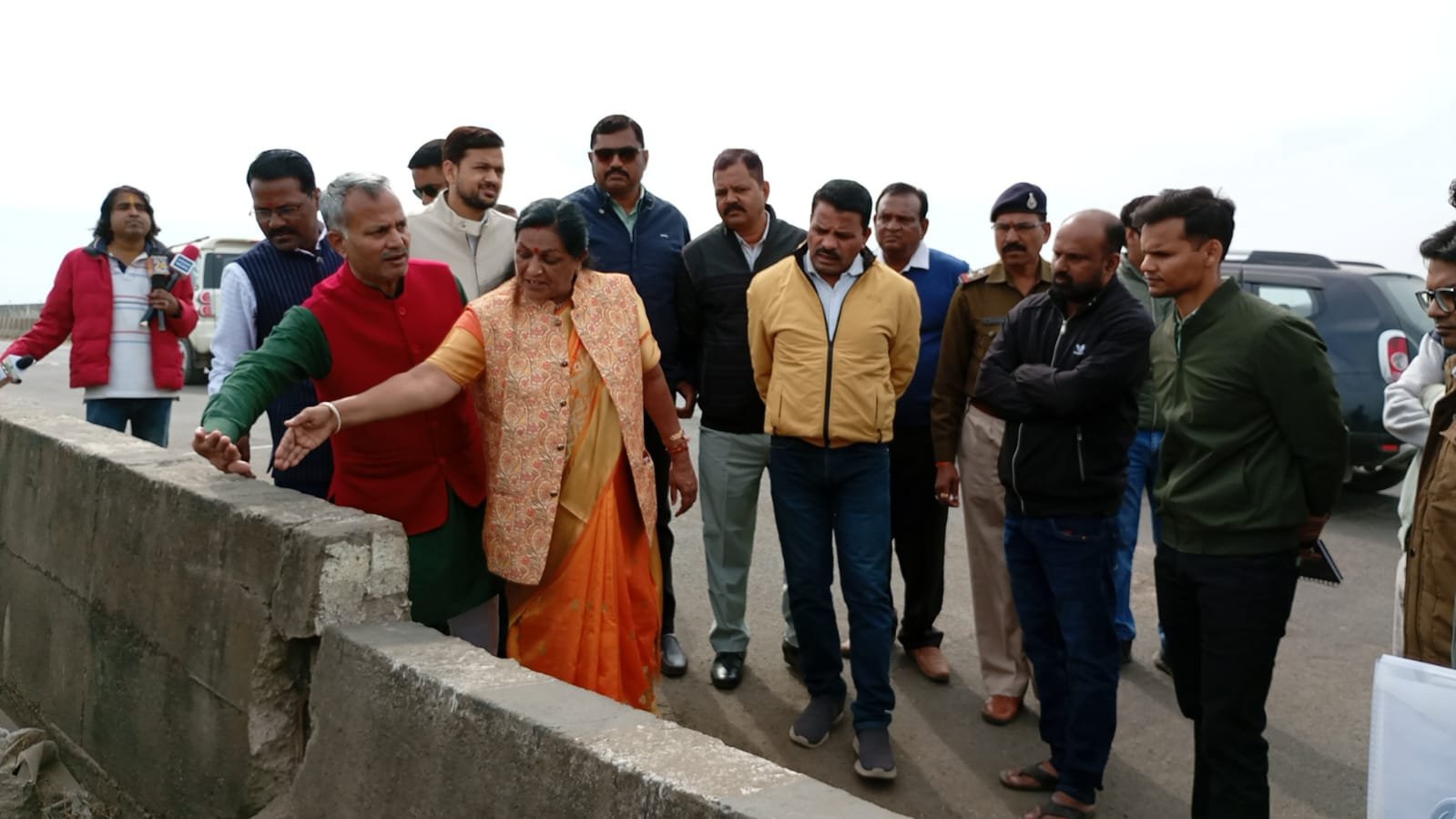 Narmadapuram-Itarsi ROB: Rajya Sabha member Maya Narolia inspected the site.