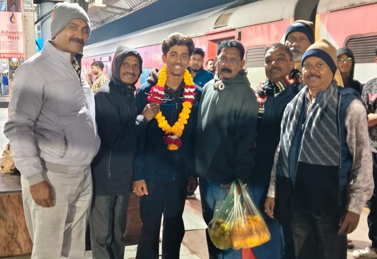 Rajka Board gives a grand welcome to World Championship winner Yash Bathre