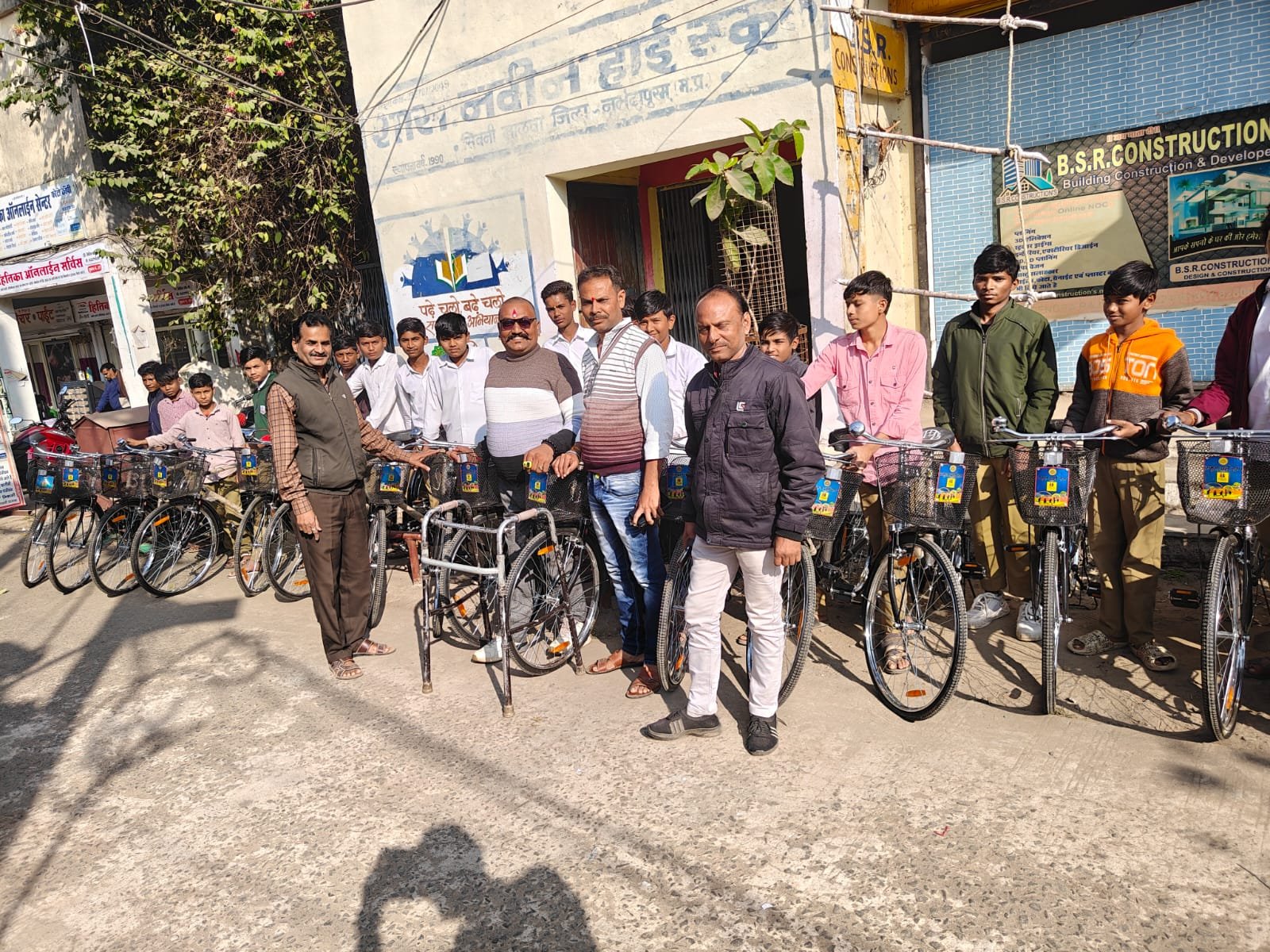School Education Department distributed free bicycles in Seoni Malwa