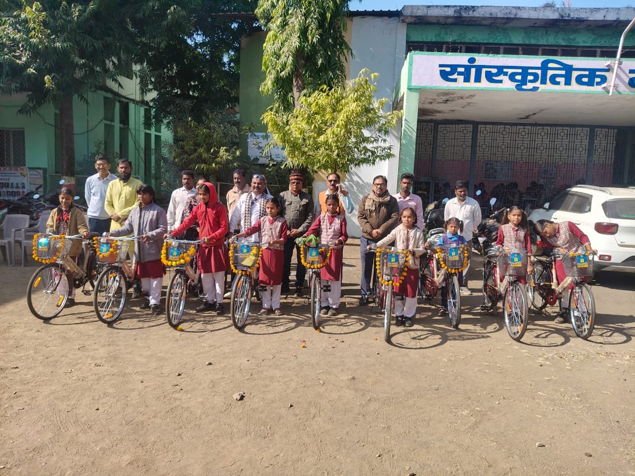 PM distributed free bicycles in Shri Government Girls Higher Secondary School