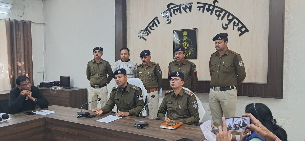 Inter-state gang involved in tractor theft from showroom busted