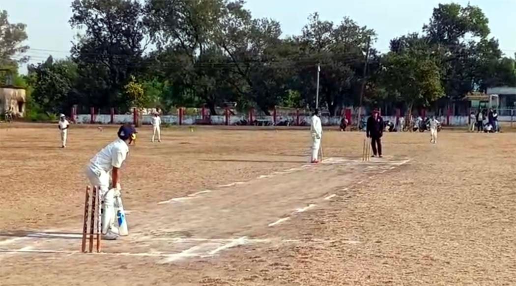 Praneeth's unbeaten 51 powered St Michael's Club to a resounding 8-wicket win over Cadbury.