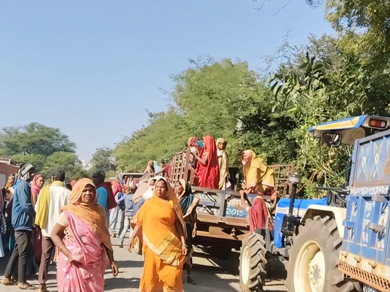 Tribals rendered homeless after their houses were demolished, laid siege to the Collectorate gate.