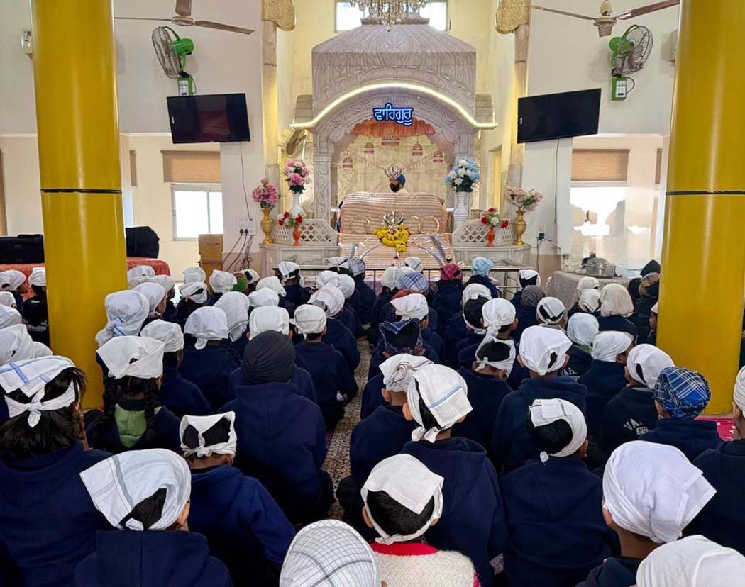 Vardhman School children learnt the values ​​of Guru Gobind Singh at the Gurdwara