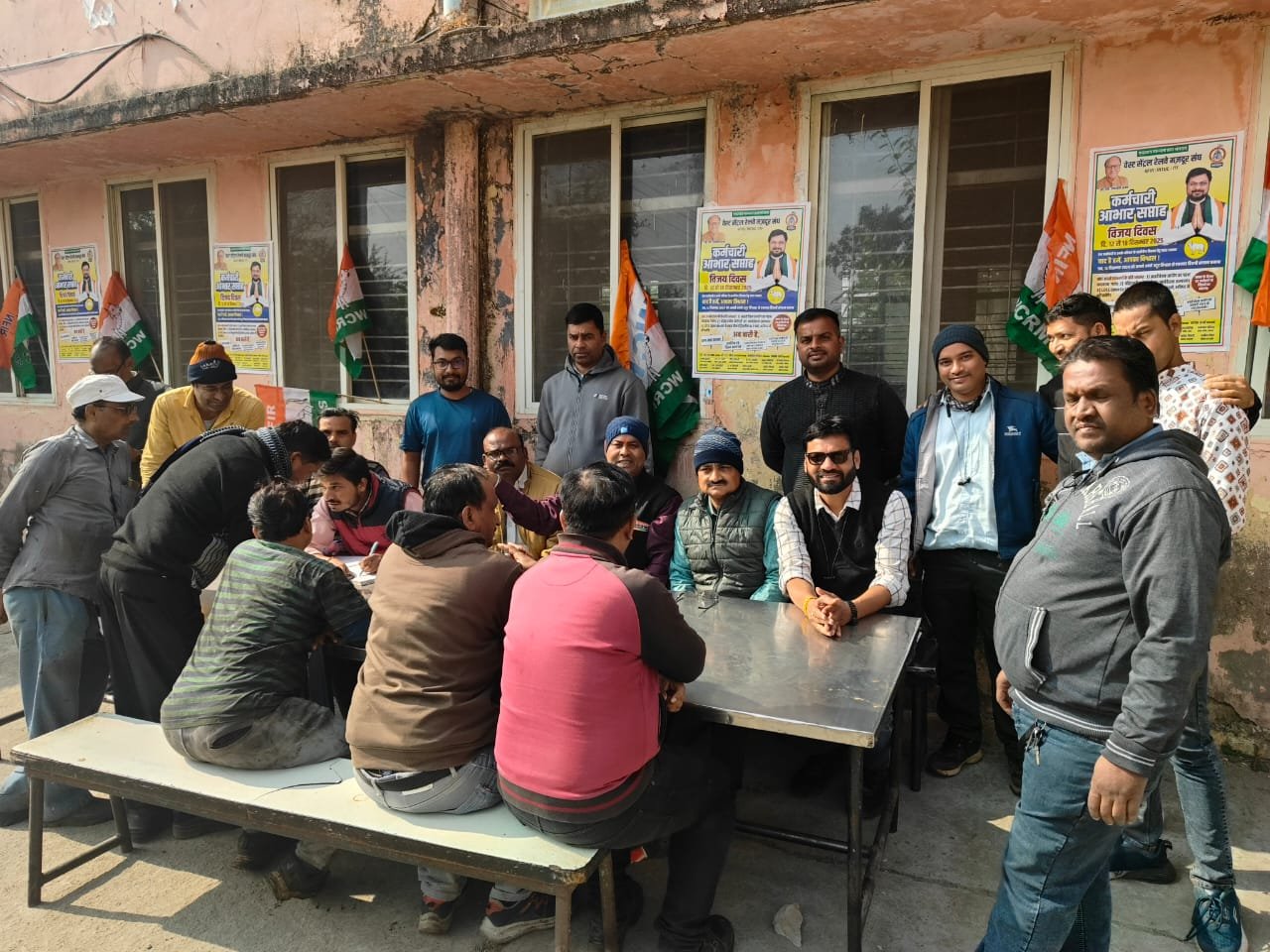 Mazdoor Sangh organized an employee problem camp in the Diesel branch.