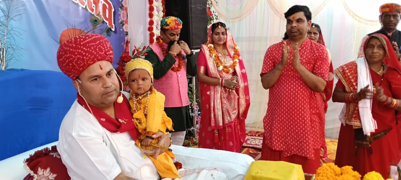 Build not only warehouses but also cow shelters: Pt. Neeraj Maharaj