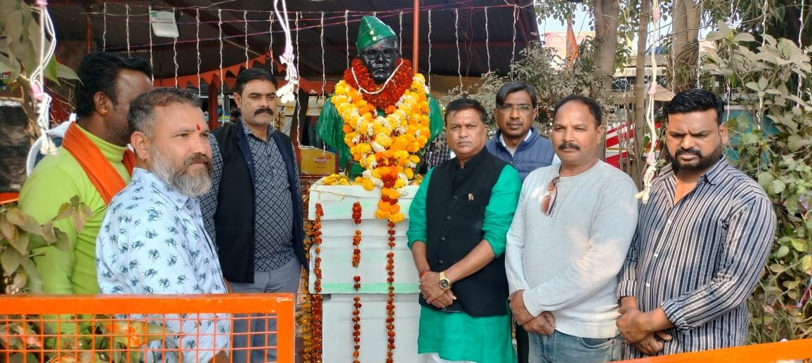 Congress celebrated Netaji Subhash Chandra Bose's birth anniversary, garlanded his statue