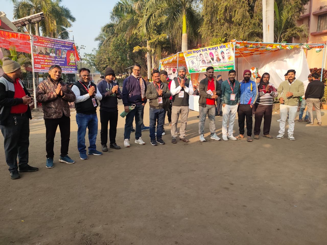 Two union and four union candidates won the Vidyut Loco Shed Employees Welfare Committee elections.