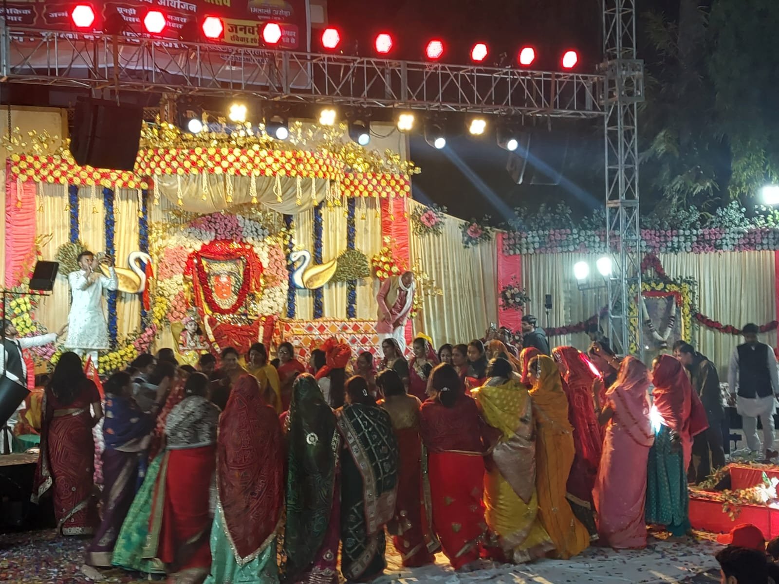 A stream of devotion flowed, the city was filled with devotion by the hymns of Mitali Arora.