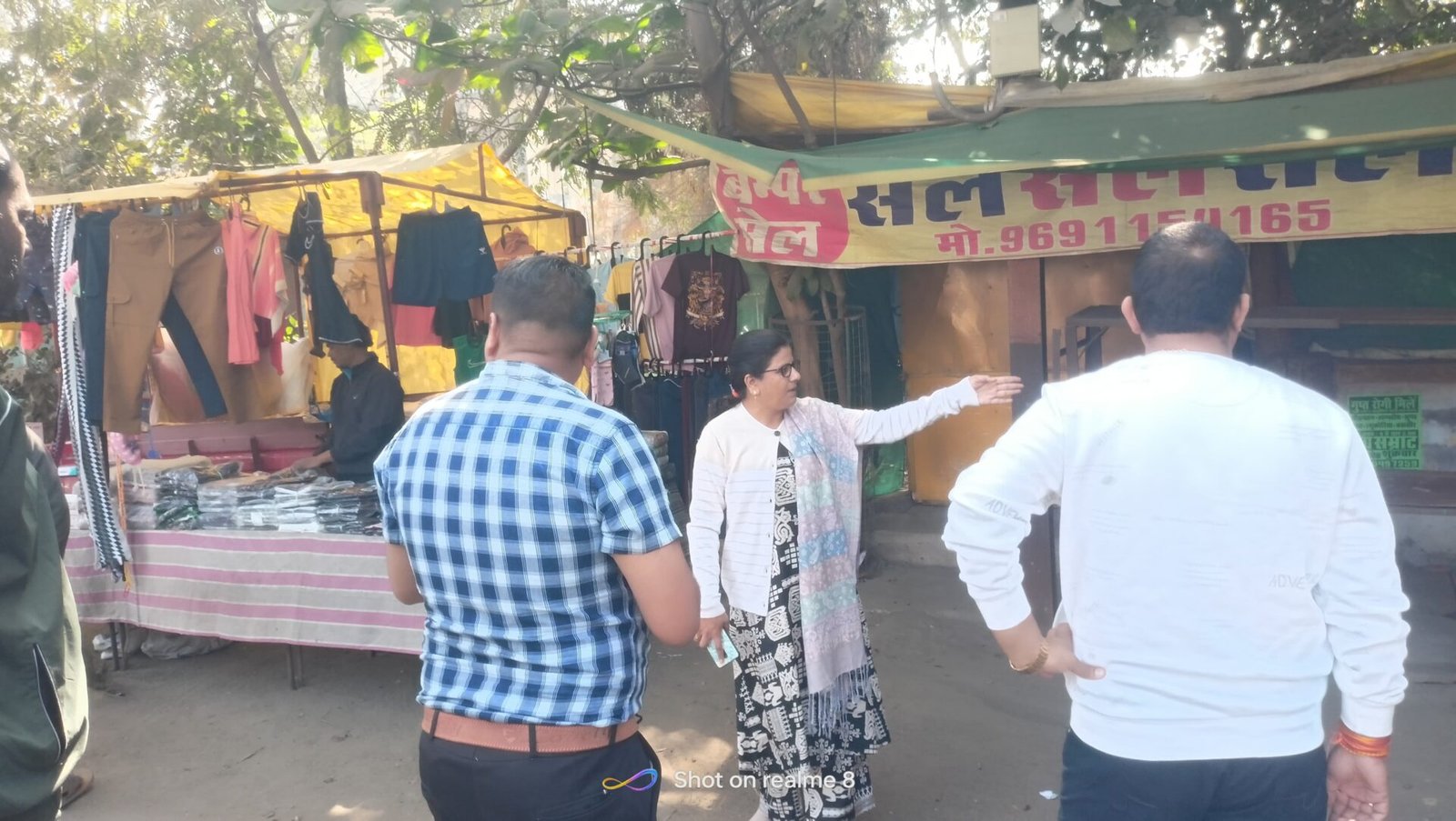 Action taken against encroachment and road blockage, 75 crates, 5 carts seized, 4 fined