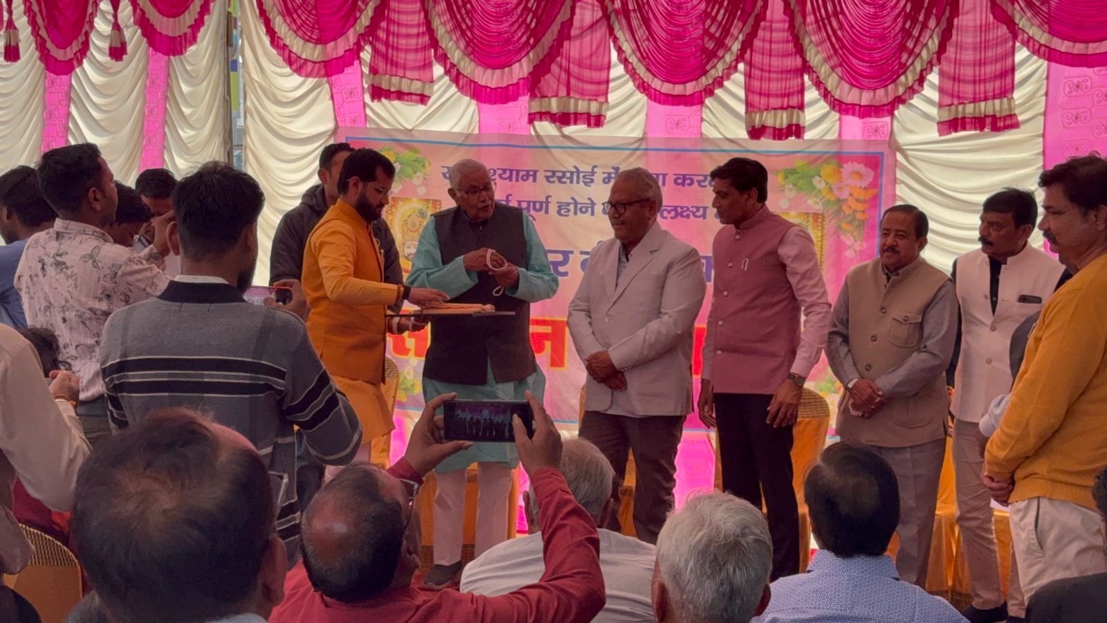 41 journalists of the city were honored on completion of three years of Khatu Shyam Rasoi.