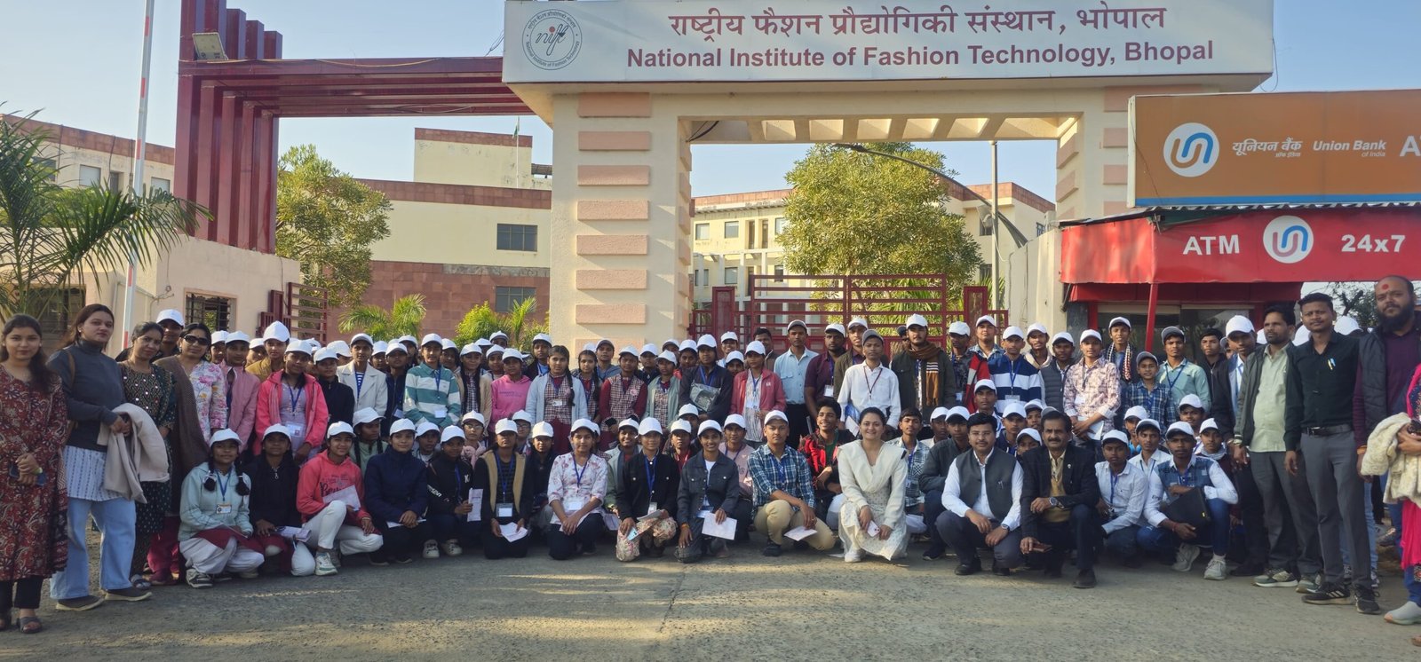 Students reached prestigious institutes of Bhopal, learned about the future of fashion and hotel management