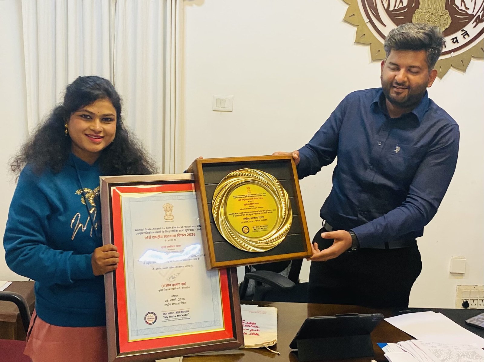 Sarika met the CEO of the District Panchayat and shared her experience of receiving the state-level award.