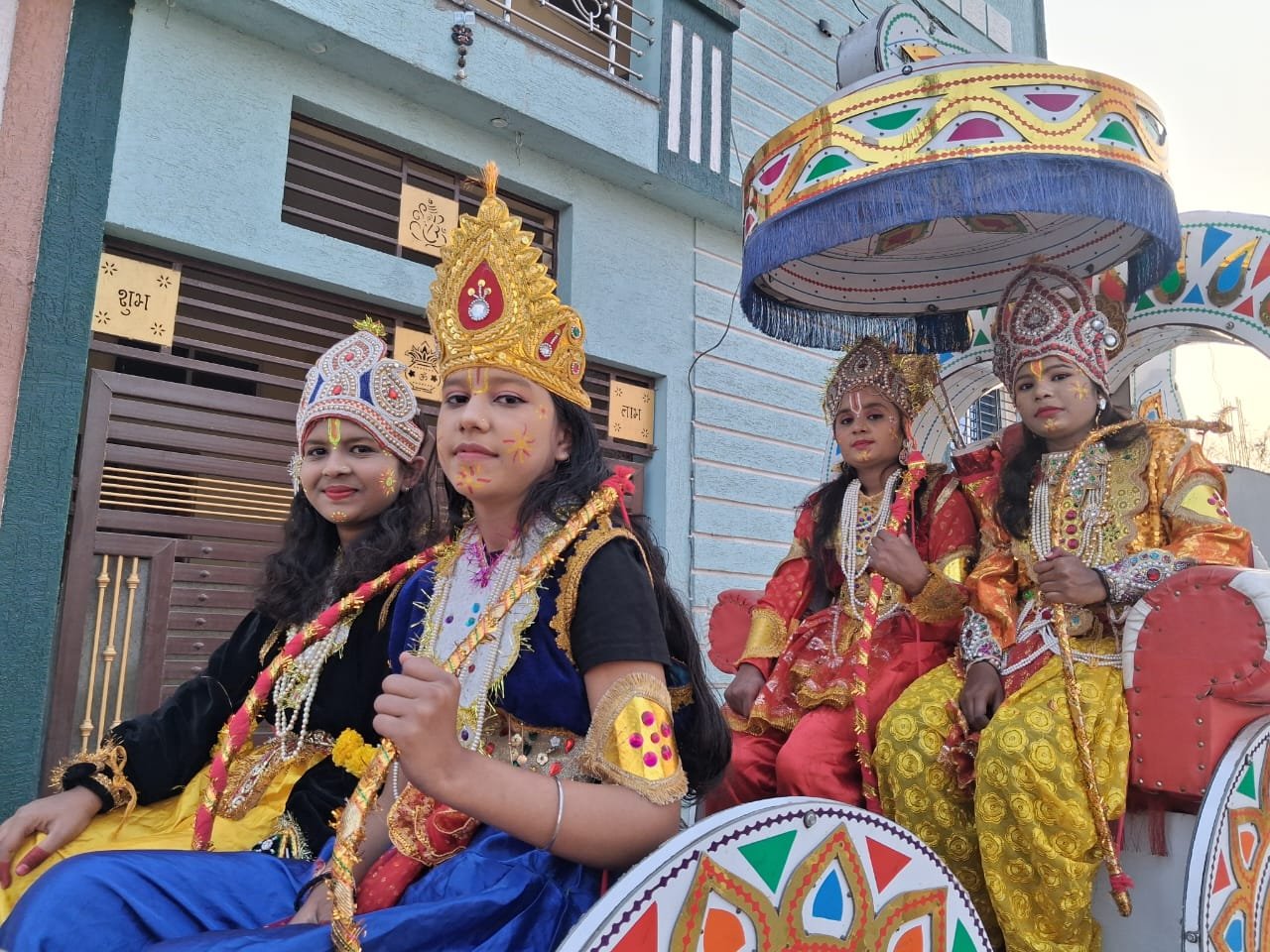 Shri Ram procession took place in Vaishnavi Colony under the Shri Ram Katha Mahotsav.