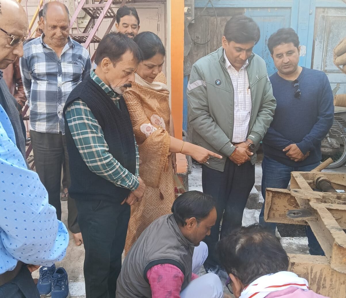 Ground breaking ceremony for tube well mining from MLA fund in Ward 28