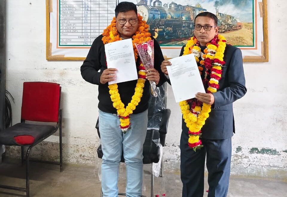 New Station Manager Vinod Chaudhary and CYM Diwakar took charge.