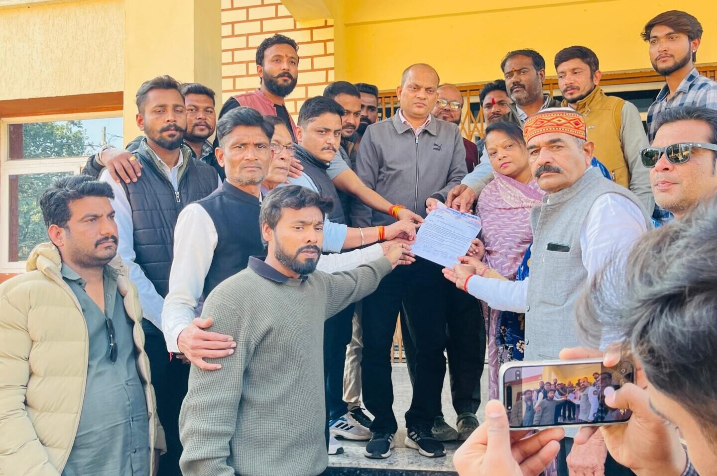 Youth Congress submitted a memorandum for cleaning water tanks.
