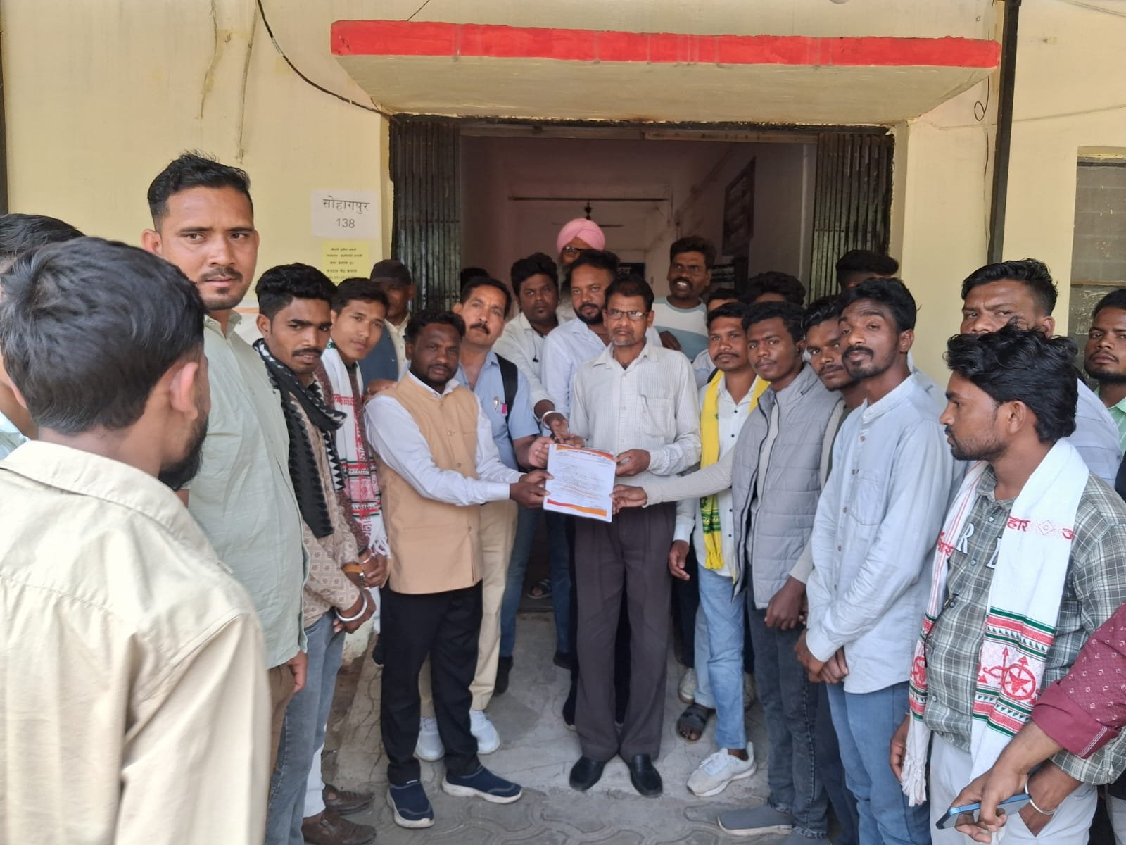 Tribal Youth Association opens front against dilapidated school and illegal liquor in Kesla block